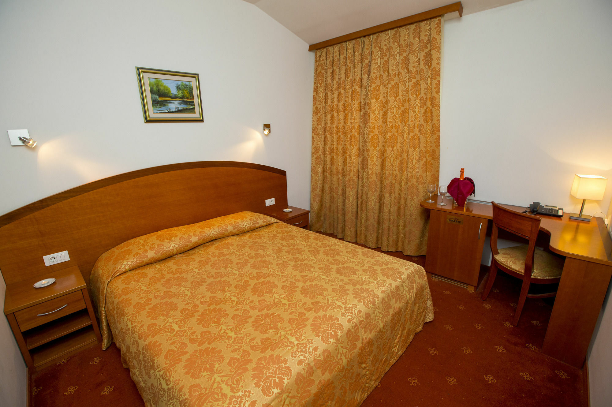 Hotel Medno Ngoại thất bức ảnh