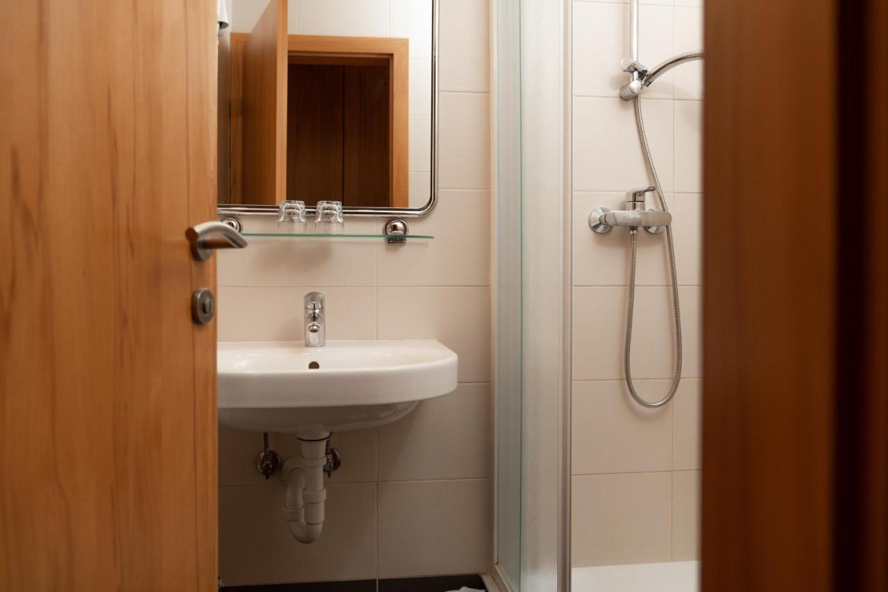 Hotel Medno Ngoại thất bức ảnh